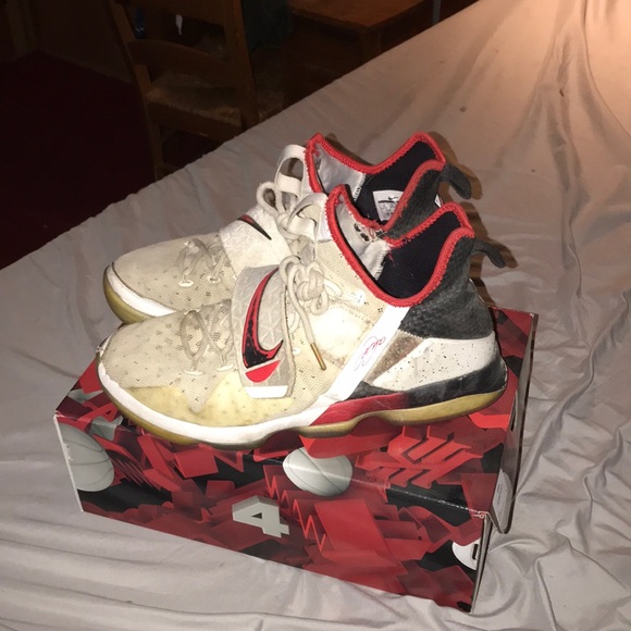 LeBron 14 “flip the switch” shoes size 13 men’s - Picture 3 of 4